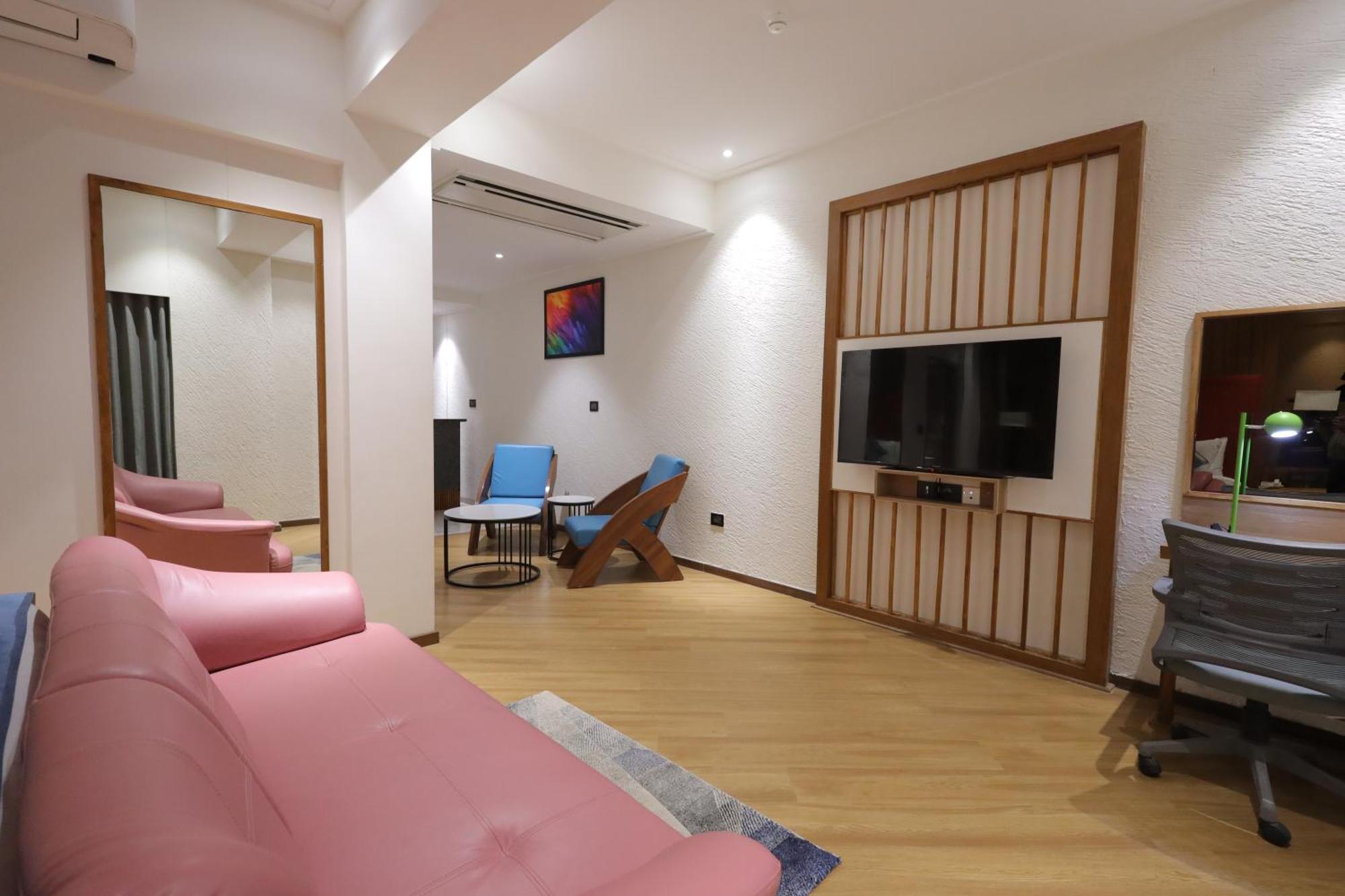 Ramada Encore By Wyndham Viramgam Exterior foto