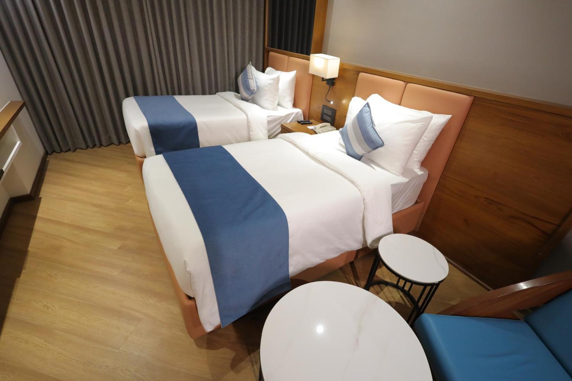 Ramada Encore By Wyndham Viramgam Exterior foto