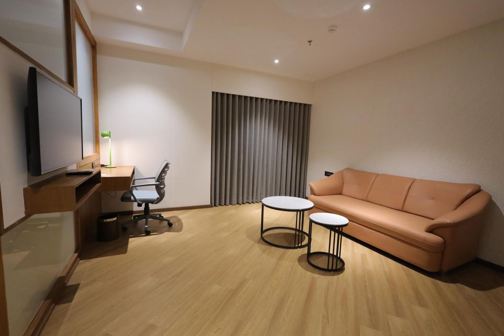 Ramada Encore By Wyndham Viramgam Exterior foto